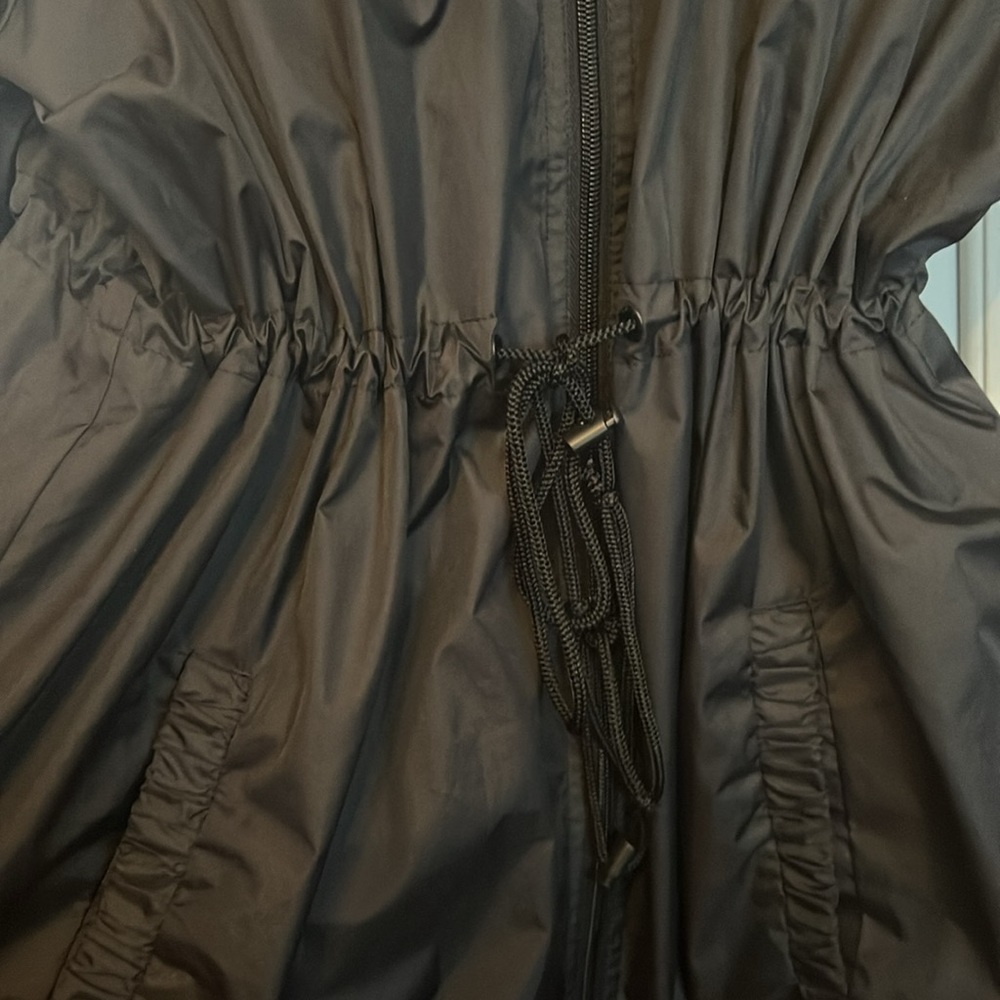 Motherhood Maternity rain coat w zip away hood and conch waost - Picture 2 of 4
